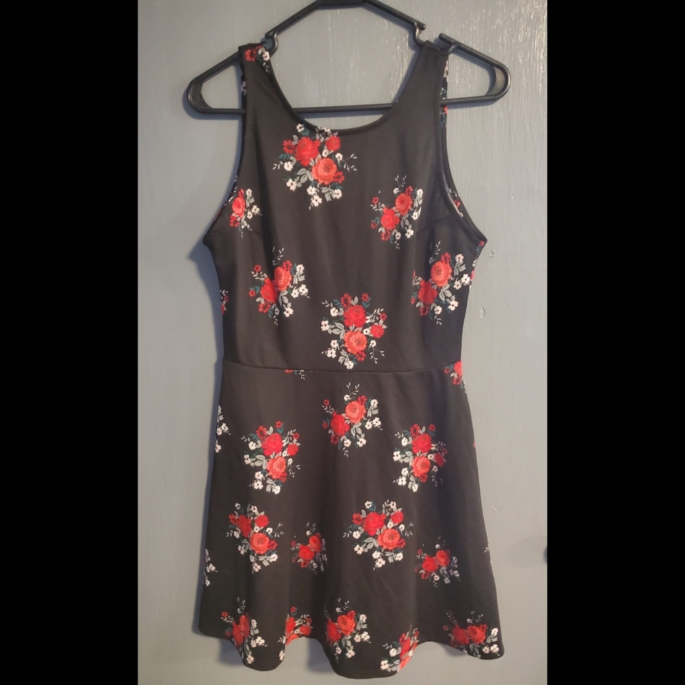 🖖 2 for $10🖖NW Black and Red Floral Mini Dress